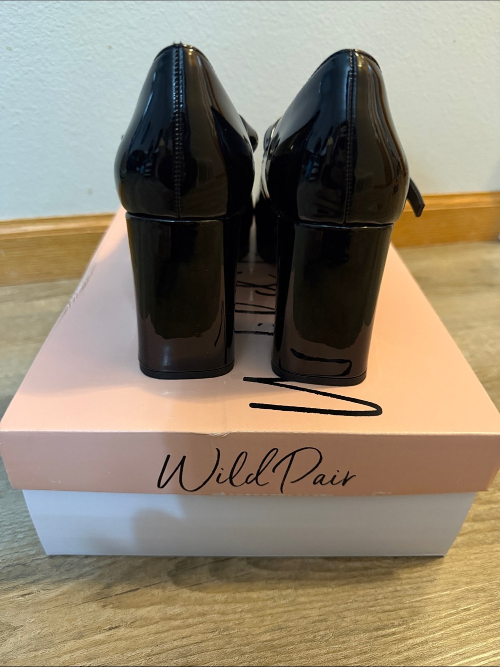 Wild Pair Black Patent Mary Jane Block Heel Platforms - Picture 2 of 4